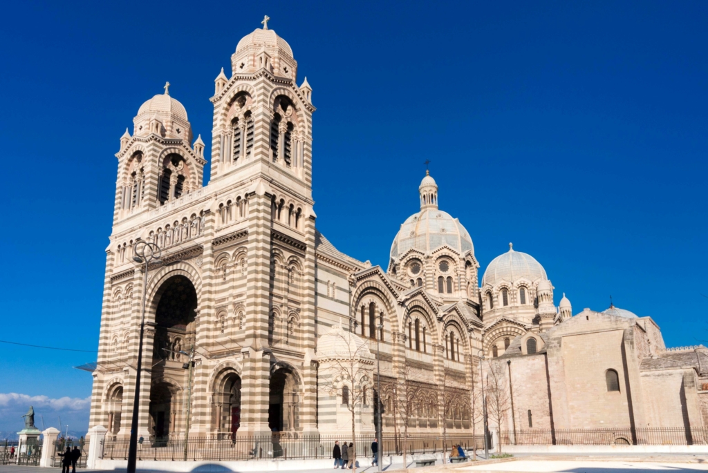 Viager à Marseille 2e : une alternative à la vente classique pour rester chez soi et percevoir une rente. Panier, Joliette. Étude gratuite AG Viager.